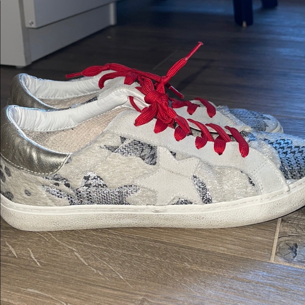 Steve Madden Sneakers